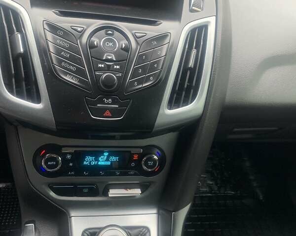 Синій Форд Фокус, об'ємом двигуна 1.6 л та пробігом 173 тис. км за 7000 $, фото 22 на Automoto.ua