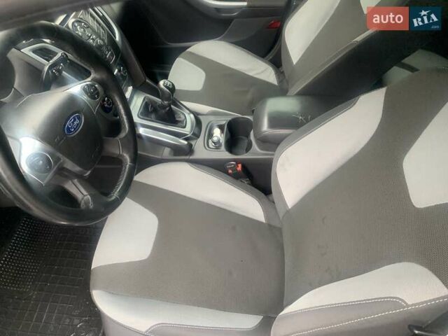 Синій Форд Фокус, об'ємом двигуна 1.6 л та пробігом 173 тис. км за 7000 $, фото 12 на Automoto.ua