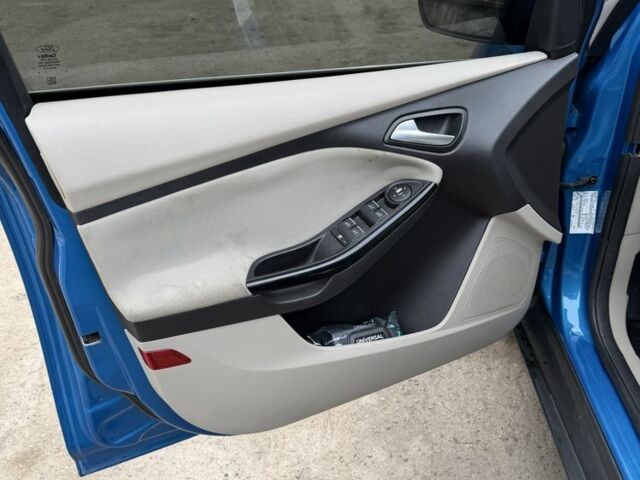 Синий Форд Фокус, объемом двигателя 0 л и пробегом 131 тыс. км за 6800 $, фото 11 на Automoto.ua