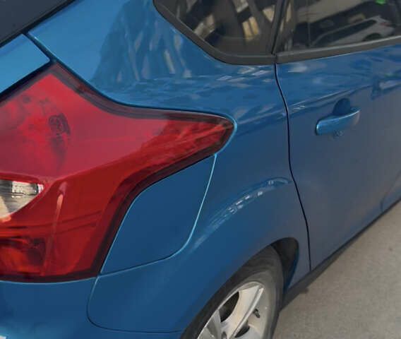 Синій Форд Фокус, об'ємом двигуна 2 л та пробігом 227 тис. км за 8500 $, фото 6 на Automoto.ua