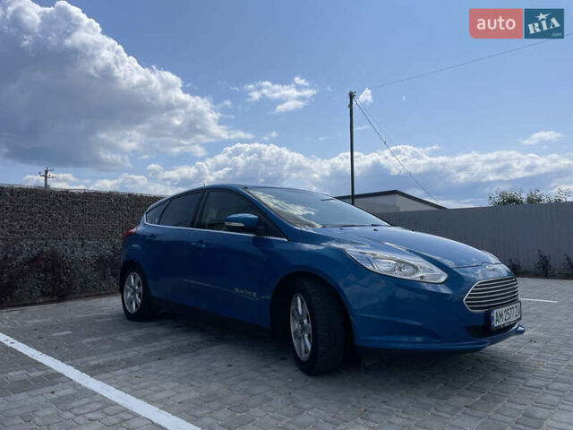 Синий Форд Фокус, объемом двигателя 0 л и пробегом 120 тыс. км за 7950 $, фото 7 на Automoto.ua