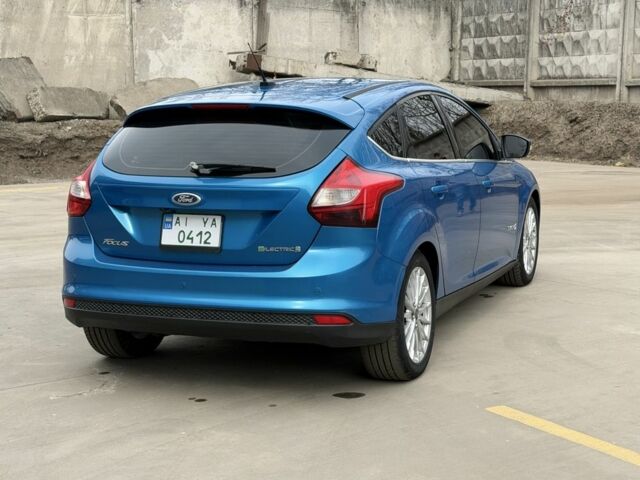 Синий Форд Фокус, объемом двигателя 0 л и пробегом 131 тыс. км за 6800 $, фото 6 на Automoto.ua