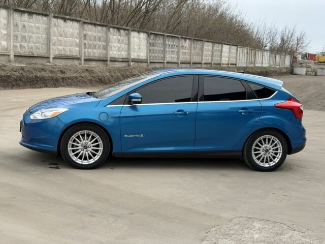 Синий Форд Фокус, объемом двигателя 0 л и пробегом 131 тыс. км за 6800 $, фото 3 на Automoto.ua