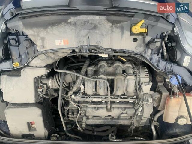 Синій Форд Фокус, об'ємом двигуна 1.6 л та пробігом 173 тис. км за 7000 $, фото 19 на Automoto.ua