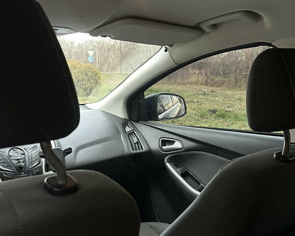 Синий Форд Фокус, объемом двигателя 1.6 л и пробегом 290 тыс. км за 7200 $, фото 12 на Automoto.ua