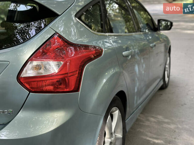 Синий Форд Фокус, объемом двигателя 0 л и пробегом 123 тыс. км за 7500 $, фото 9 на Automoto.ua