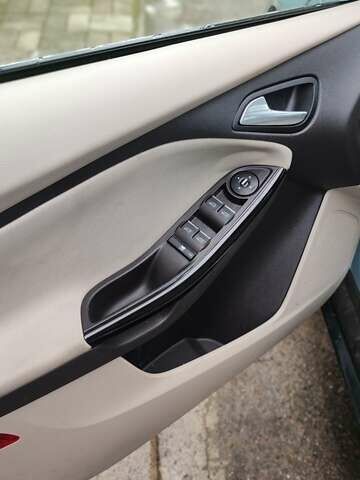 Синий Форд Фокус, объемом двигателя 0 л и пробегом 108 тыс. км за 6500 $, фото 8 на Automoto.ua