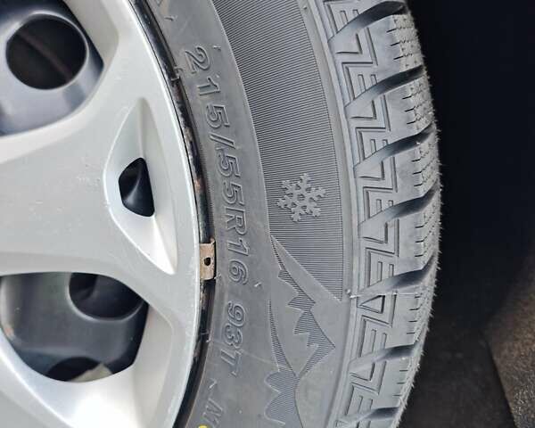 Синий Форд Фокус, объемом двигателя 1.6 л и пробегом 276 тыс. км за 6000 $, фото 8 на Automoto.ua