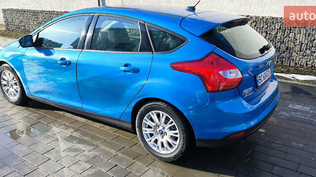 Синий Форд Фокус, объемом двигателя 2 л и пробегом 200 тыс. км за 7000 $, фото 2 на Automoto.ua