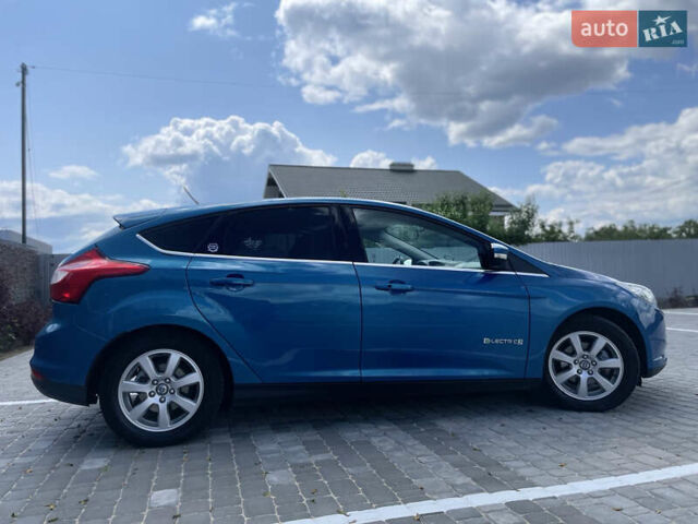 Синий Форд Фокус, объемом двигателя 0 л и пробегом 120 тыс. км за 7950 $, фото 5 на Automoto.ua