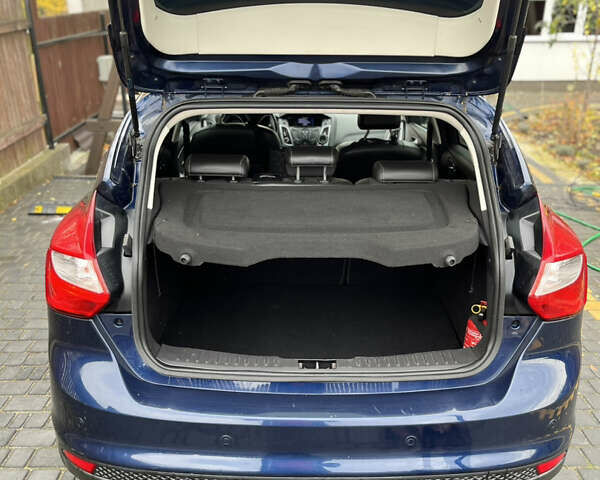 Синий Форд Фокус, объемом двигателя 2.05 л и пробегом 221 тыс. км за 8300 $, фото 7 на Automoto.ua