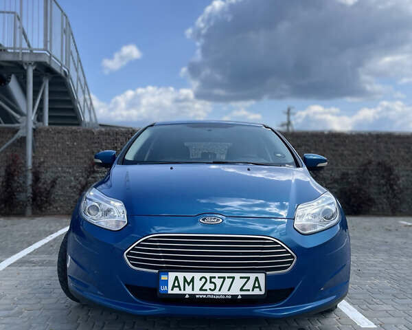 Синий Форд Фокус, объемом двигателя 0 л и пробегом 120 тыс. км за 7950 $, фото 2 на Automoto.ua