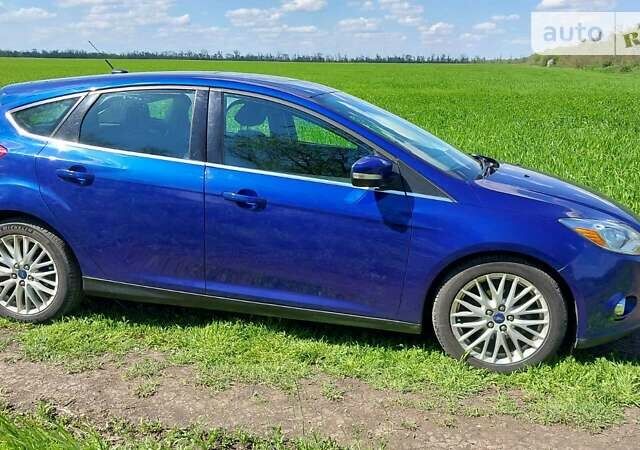 Синій Форд Фокус, об'ємом двигуна 2 л та пробігом 215 тис. км за 7750 $, фото 5 на Automoto.ua