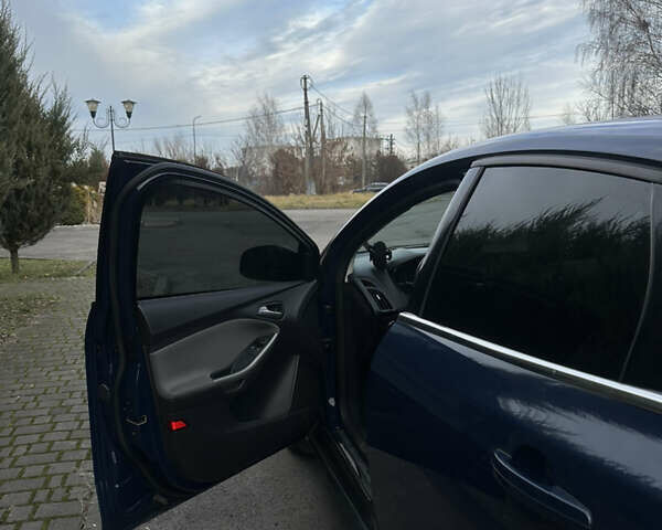 Синий Форд Фокус, объемом двигателя 1.6 л и пробегом 290 тыс. км за 7200 $, фото 4 на Automoto.ua