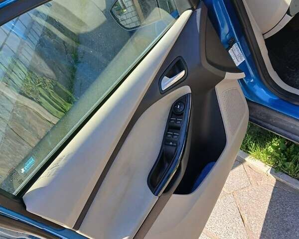 Синий Форд Фокус, объемом двигателя 0 л и пробегом 160 тыс. км за 5900 $, фото 3 на Automoto.ua