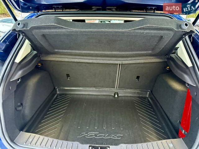 Синій Форд Фокус, об'ємом двигуна 1.6 л та пробігом 241 тис. км за 6999 $, фото 24 на Automoto.ua