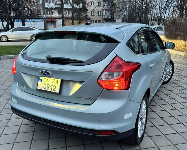 Синій Форд Фокус, об'ємом двигуна 0 л та пробігом 194 тис. км за 7200 $, фото 6 на Automoto.ua