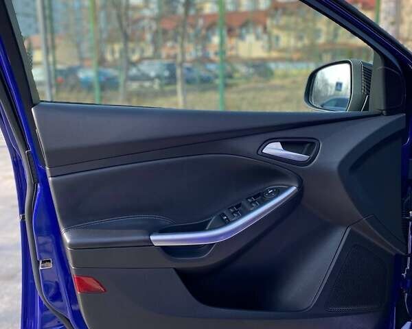 Синій Форд Фокус, об'ємом двигуна 2 л та пробігом 90 тис. км за 12100 $, фото 31 на Automoto.ua