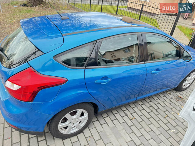 Синій Форд Фокус, об'ємом двигуна 2 л та пробігом 166 тис. км за 6200 $, фото 3 на Automoto.ua