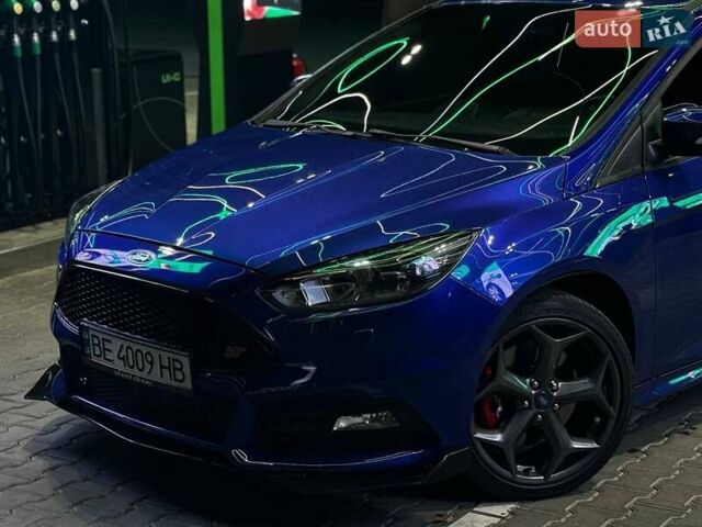 Синій Форд Фокус, об'ємом двигуна 2 л та пробігом 180 тис. км за 10500 $, фото 4 на Automoto.ua