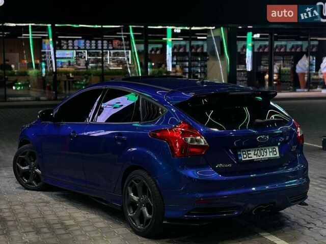 Синій Форд Фокус, об'ємом двигуна 2 л та пробігом 180 тис. км за 10500 $, фото 1 на Automoto.ua
