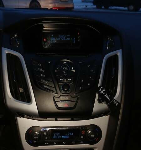 Синій Форд Фокус, об'ємом двигуна 1 л та пробігом 164 тис. км за 6000 $, фото 3 на Automoto.ua