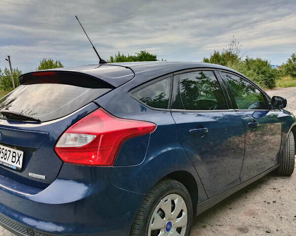 Синій Форд Фокус, об'ємом двигуна 1 л та пробігом 116 тис. км за 6600 $, фото 3 на Automoto.ua
