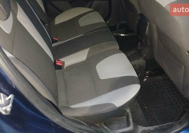 Синій Форд Фокус, об'ємом двигуна 1 л та пробігом 164 тис. км за 6000 $, фото 22 на Automoto.ua