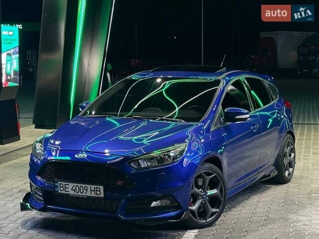 Синій Форд Фокус, об'ємом двигуна 2 л та пробігом 180 тис. км за 10500 $, фото 5 на Automoto.ua