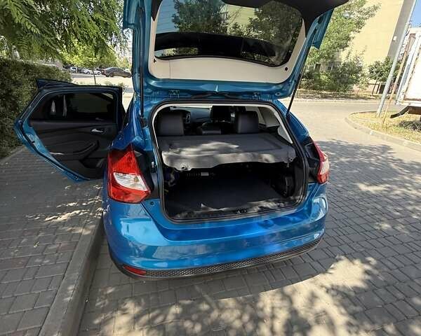 Форд Фокус 2013 у Одесі на Automoto.ua Синій Форд Фокус, об'ємом двигуна 2 л та пробігом 158 тис. км за 9000 $, фото 9 на Automoto.ua