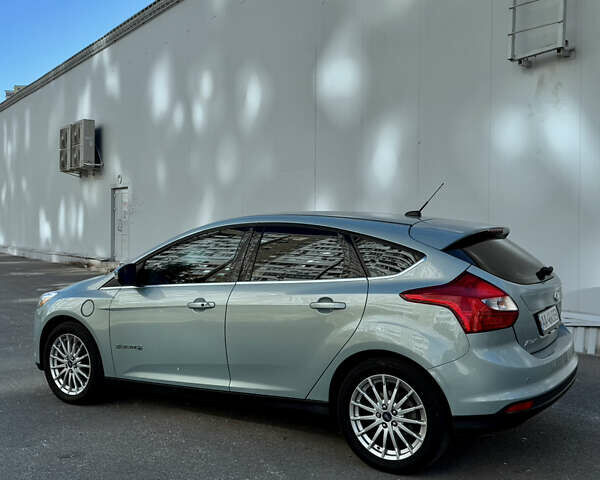 Синий Форд Фокус, объемом двигателя 0 л и пробегом 162 тыс. км за 6700 $, фото 1 на Automoto.ua