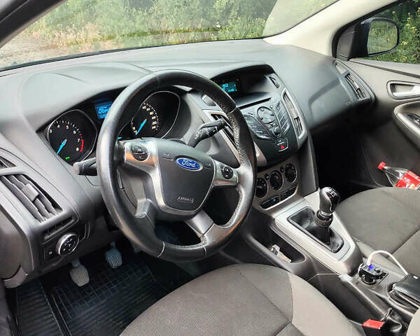 Синій Форд Фокус, об'ємом двигуна 1 л та пробігом 116 тис. км за 7300 $, фото 6 на Automoto.ua