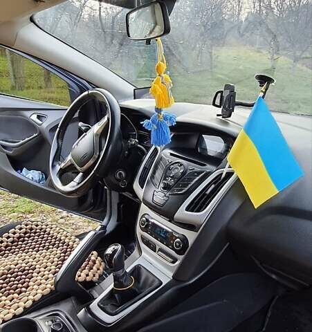 Форд Фокус 2013 в Ивано-Франковске на Automoto.ua Синий Форд Фокус, объемом двигателя 1.6 л и пробегом 270 тыс. км за 6800 $, фото 3 на Automoto.ua