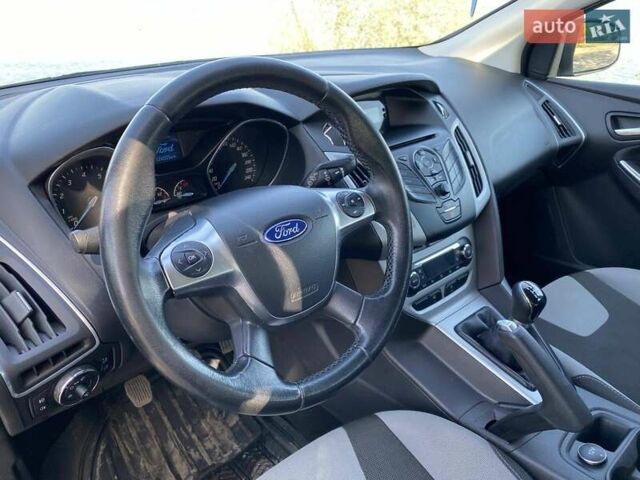 Синий Форд Фокус, объемом двигателя 1 л и пробегом 126 тыс. км за 6400 $, фото 10 на Automoto.ua