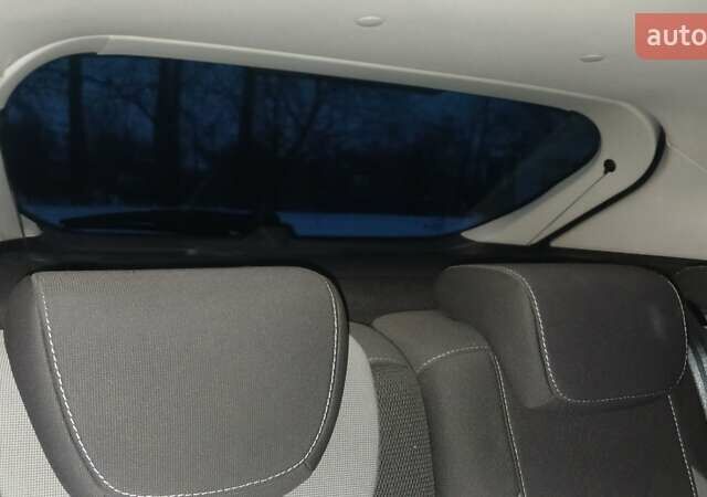 Синій Форд Фокус, об'ємом двигуна 1 л та пробігом 164 тис. км за 6000 $, фото 18 на Automoto.ua