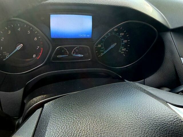 Синій Форд Фокус, об'ємом двигуна 2 л та пробігом 134 тис. км за 8800 $, фото 5 на Automoto.ua