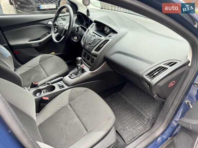 Синий Форд Фокус, объемом двигателя 1 л и пробегом 212 тыс. км за 5100 $, фото 3 на Automoto.ua