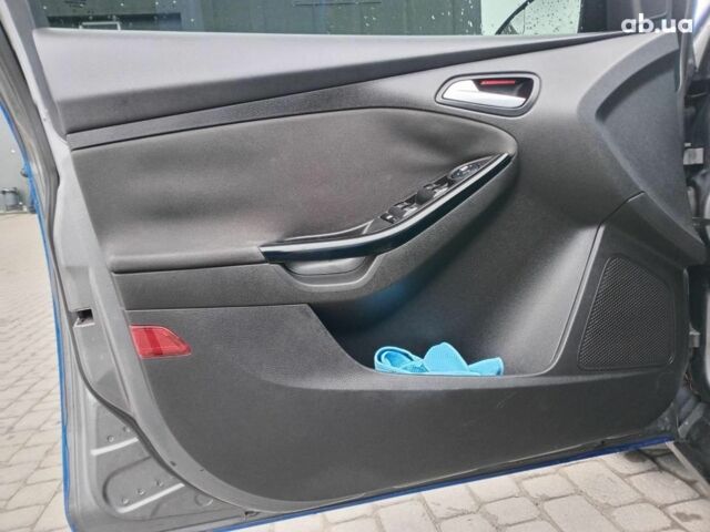 Синій Форд Фокус, об'ємом двигуна 2 л та пробігом 303 тис. км за 6940 $, фото 23 на Automoto.ua