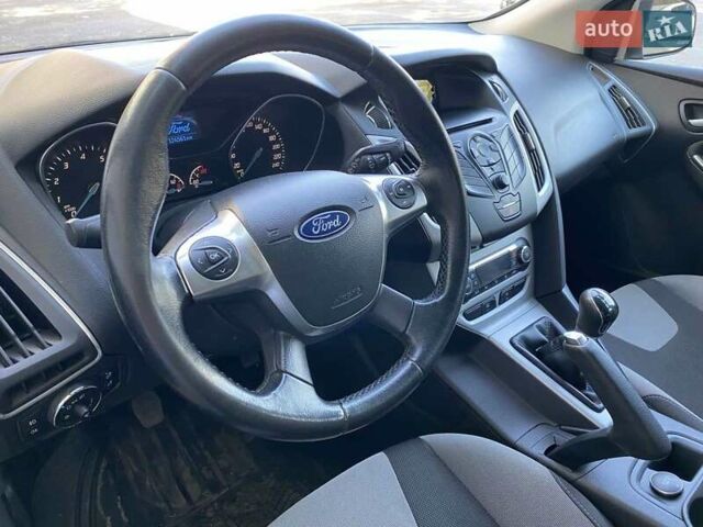 Синий Форд Фокус, объемом двигателя 1 л и пробегом 126 тыс. км за 6400 $, фото 6 на Automoto.ua