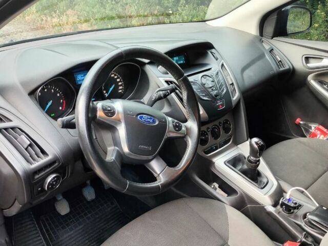 Синий Форд Фокус, объемом двигателя 1 л и пробегом 116 тыс. км за 6600 $, фото 6 на Automoto.ua