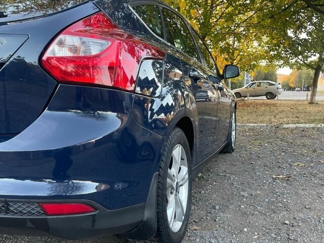Синий Форд Фокус, объемом двигателя 1 л и пробегом 155 тыс. км за 6900 $, фото 5 на Automoto.ua