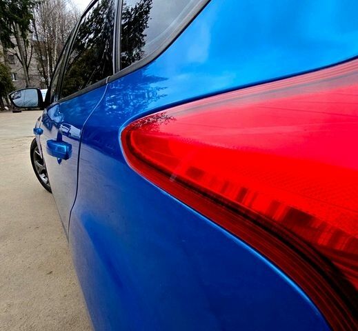 Синій Форд Фокус, об'ємом двигуна 2 л та пробігом 88 тис. км за 7990 $, фото 8 на Automoto.ua