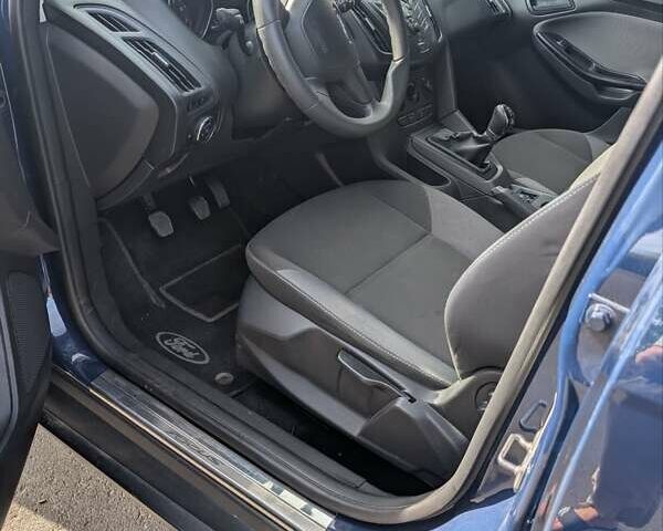 Синий Форд Фокус, объемом двигателя 1 л и пробегом 102 тыс. км за 7500 $, фото 3 на Automoto.ua
