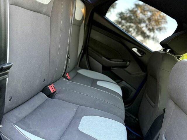 Синій Форд Фокус, об'ємом двигуна 2 л та пробігом 172 тис. км за 15999 $, фото 10 на Automoto.ua