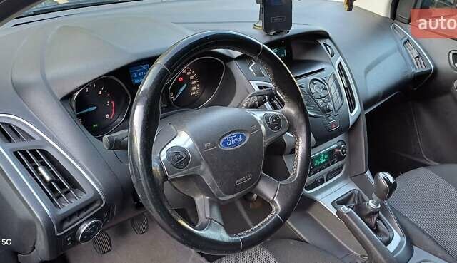 Синій Форд Фокус, об'ємом двигуна 1.6 л та пробігом 81 тис. км за 10200 $, фото 5 на Automoto.ua