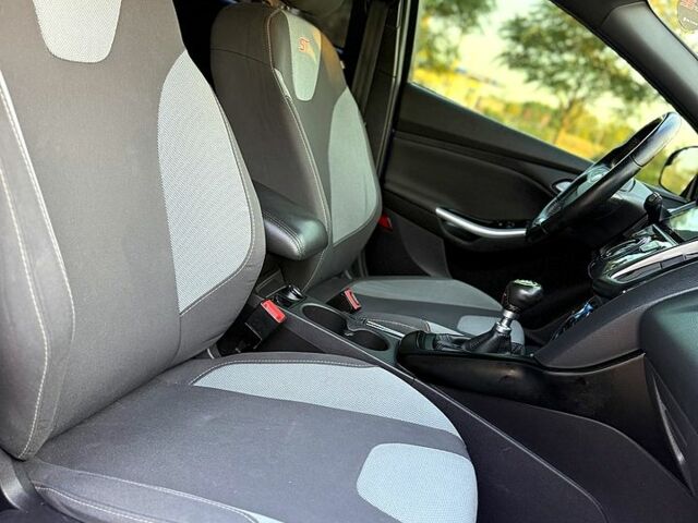 Синій Форд Фокус, об'ємом двигуна 2 л та пробігом 172 тис. км за 15999 $, фото 8 на Automoto.ua