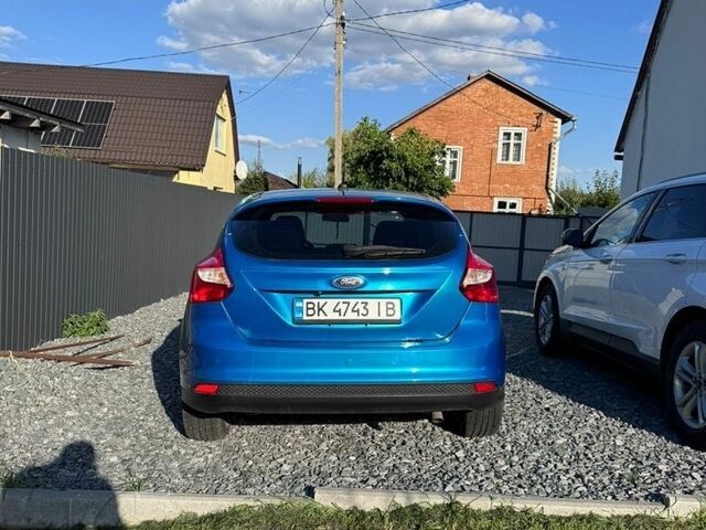 Синій Форд Фокус, об'ємом двигуна 2 л та пробігом 228 тис. км за 6200 $, фото 4 на Automoto.ua