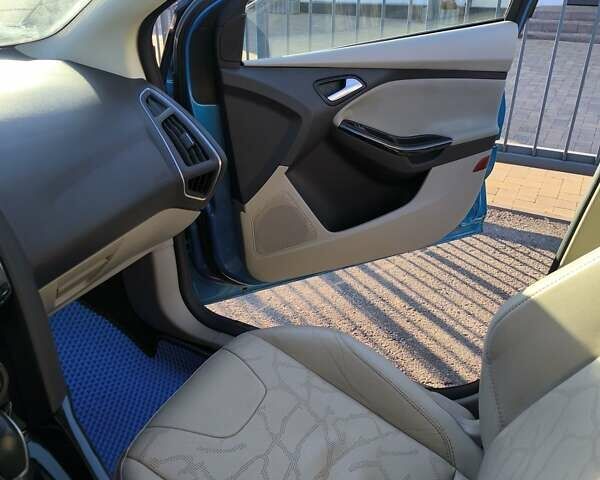 Синий Форд Фокус, объемом двигателя 0 л и пробегом 49 тыс. км за 10500 $, фото 9 на Automoto.ua