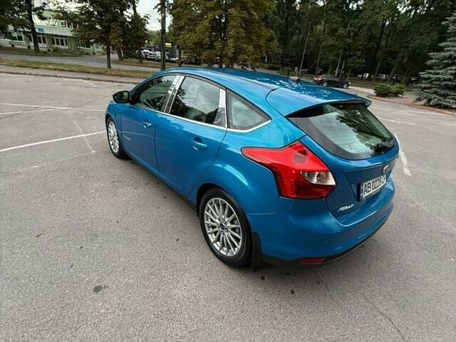 Синий Форд Фокус, объемом двигателя 0 л и пробегом 49 тыс. км за 8800 $, фото 4 на Automoto.ua