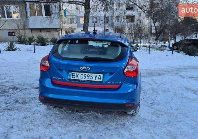 Синій Форд Фокус, об'ємом двигуна 0 л та пробігом 113 тис. км за 6999 $, фото 4 на Automoto.ua